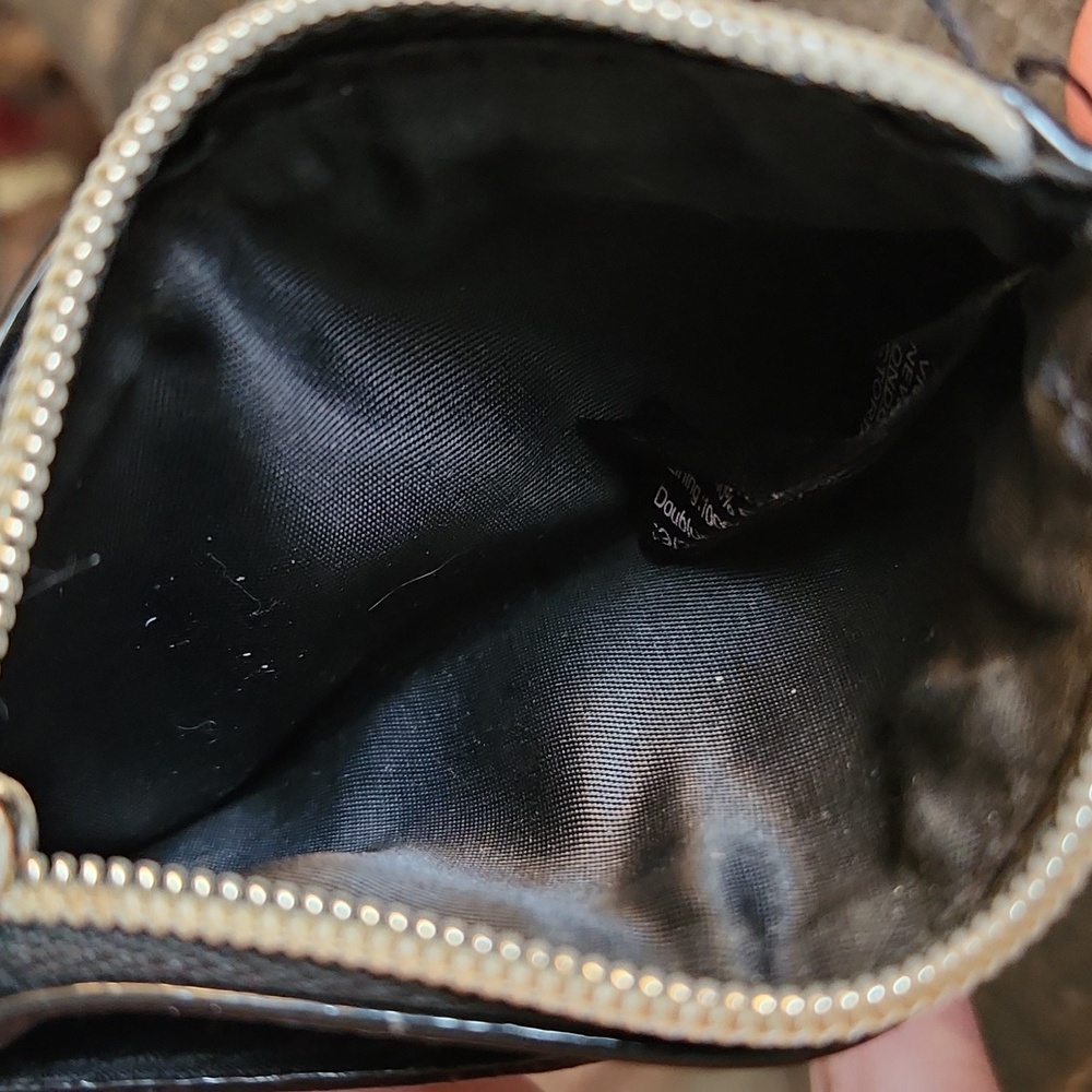 Victoria's Secret Black Card Holder with Gold Heart Accents - Picture 5 of 7